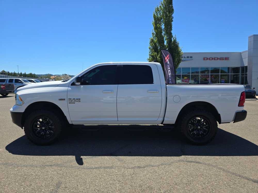 Used 2019 RAM 1500 Classic SLT w/ Luxury Group AWD/4WD image 2