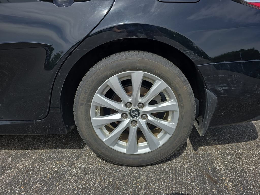 Certified 2019 Toyota Camry LE FWD image 35