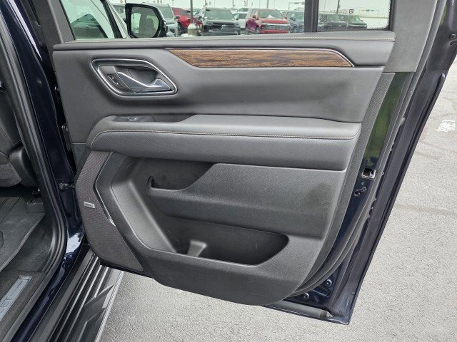 Used 2024 Chevrolet Suburban Premier w/ Premium Package AWD/4WD image 26