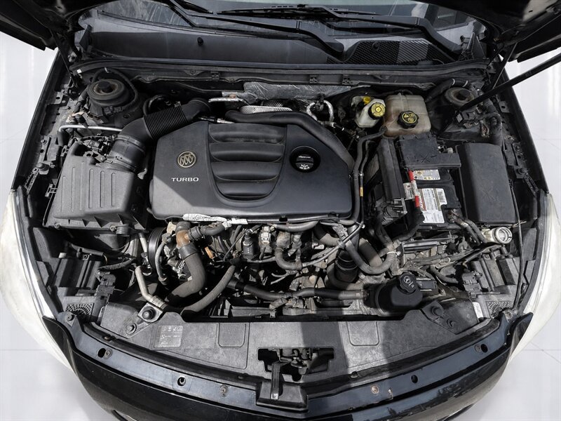 Used 2013 Buick Regal Premium FWD image 17