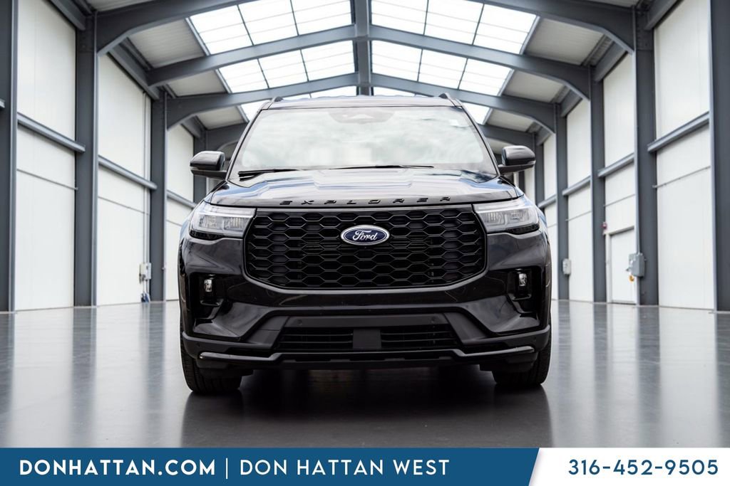 Used 2025 Ford Explorer ST-Line w/ ST-Line Street Pack AWD/4WD image 22