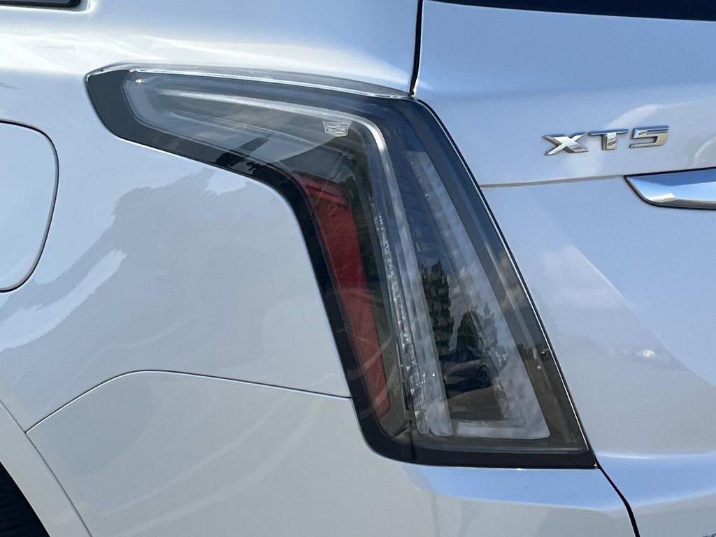 Used 2021 Cadillac XT5 Sportv w/ LPO, Floor Liner Package AWD/4WD image 10