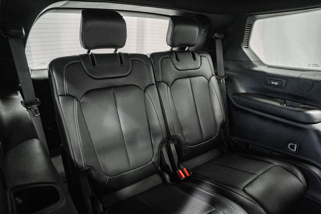 Certified 2024 Jeep Grand Cherokee L Limited w/ Luxury Tech Group II image 40