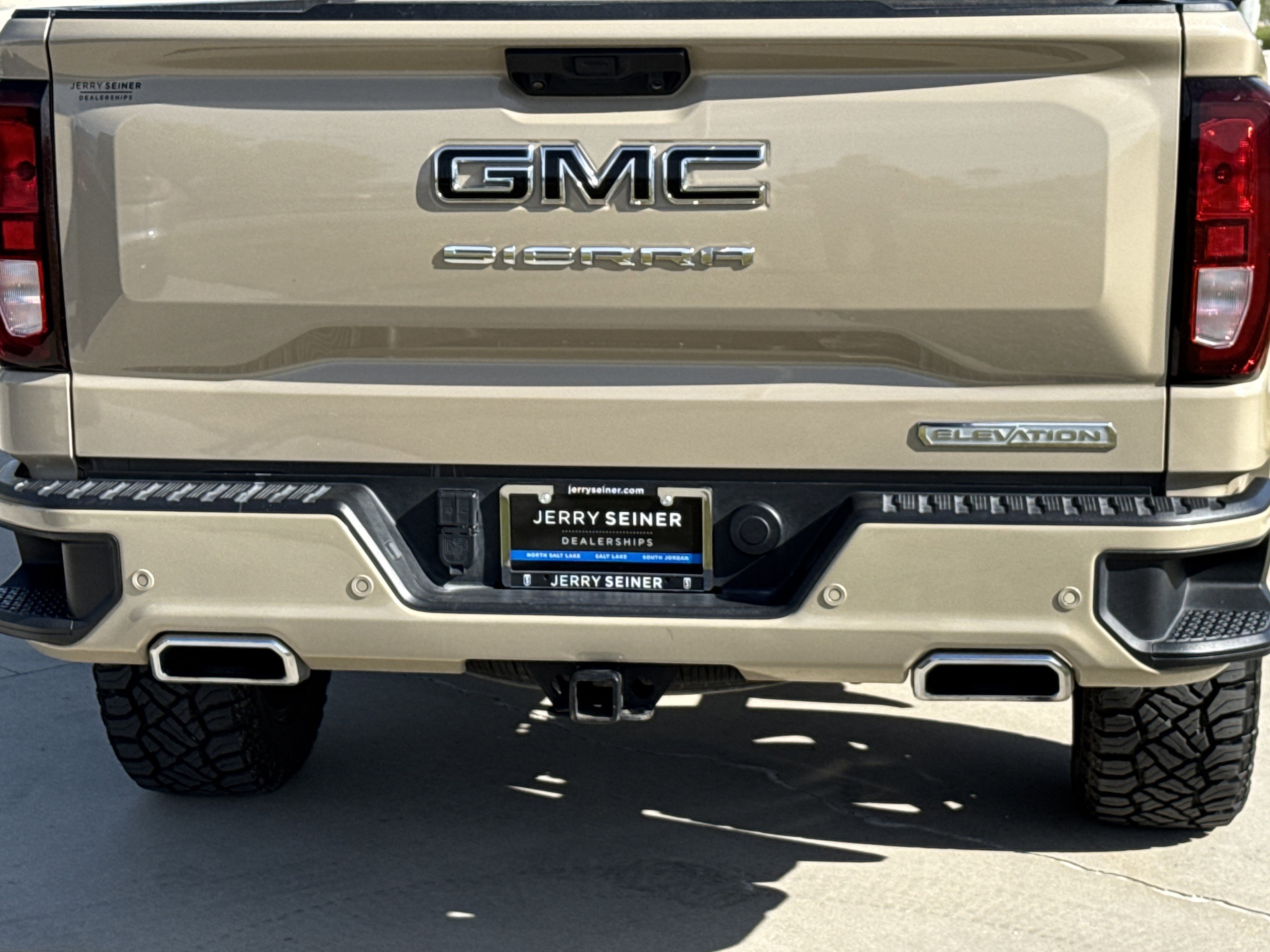 Used 2023 GMC Sierra 1500 Elevation w/ Elevation Premium Package image 13
