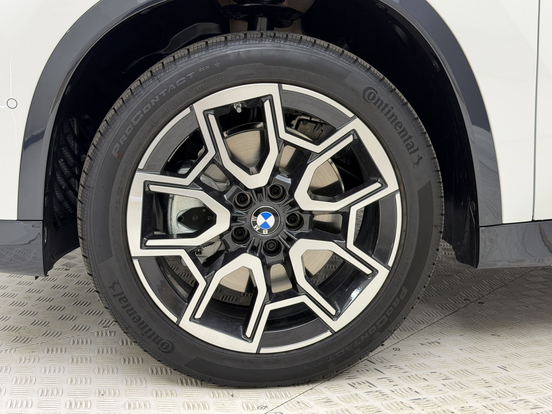 New 2027 BMW X1 xDrive28i AWD/4WD image 13