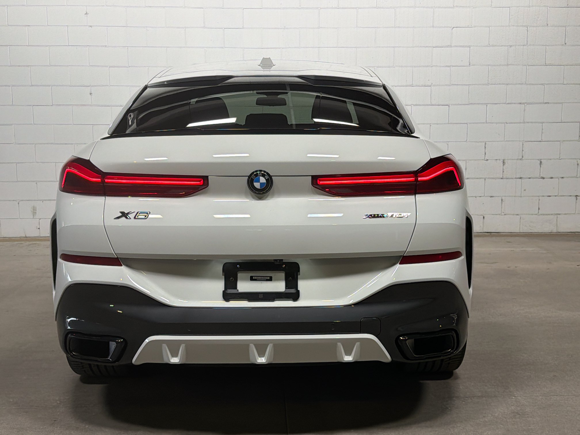 Used 2024 BMW X6 xDrive40i w/ Executive Package AWD/4WD image 8