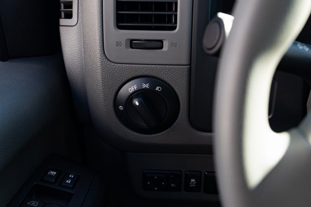 Used 2020 Nissan NV 3500 SV image 13