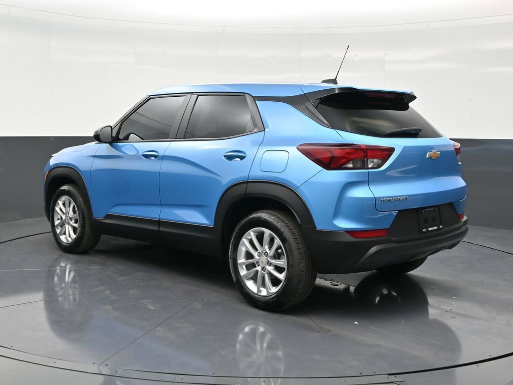 Used 2025 Chevrolet TrailBlazer LS image 3