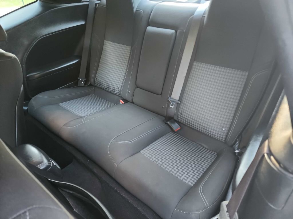 Used 2019 Dodge Challenger SXT image 28