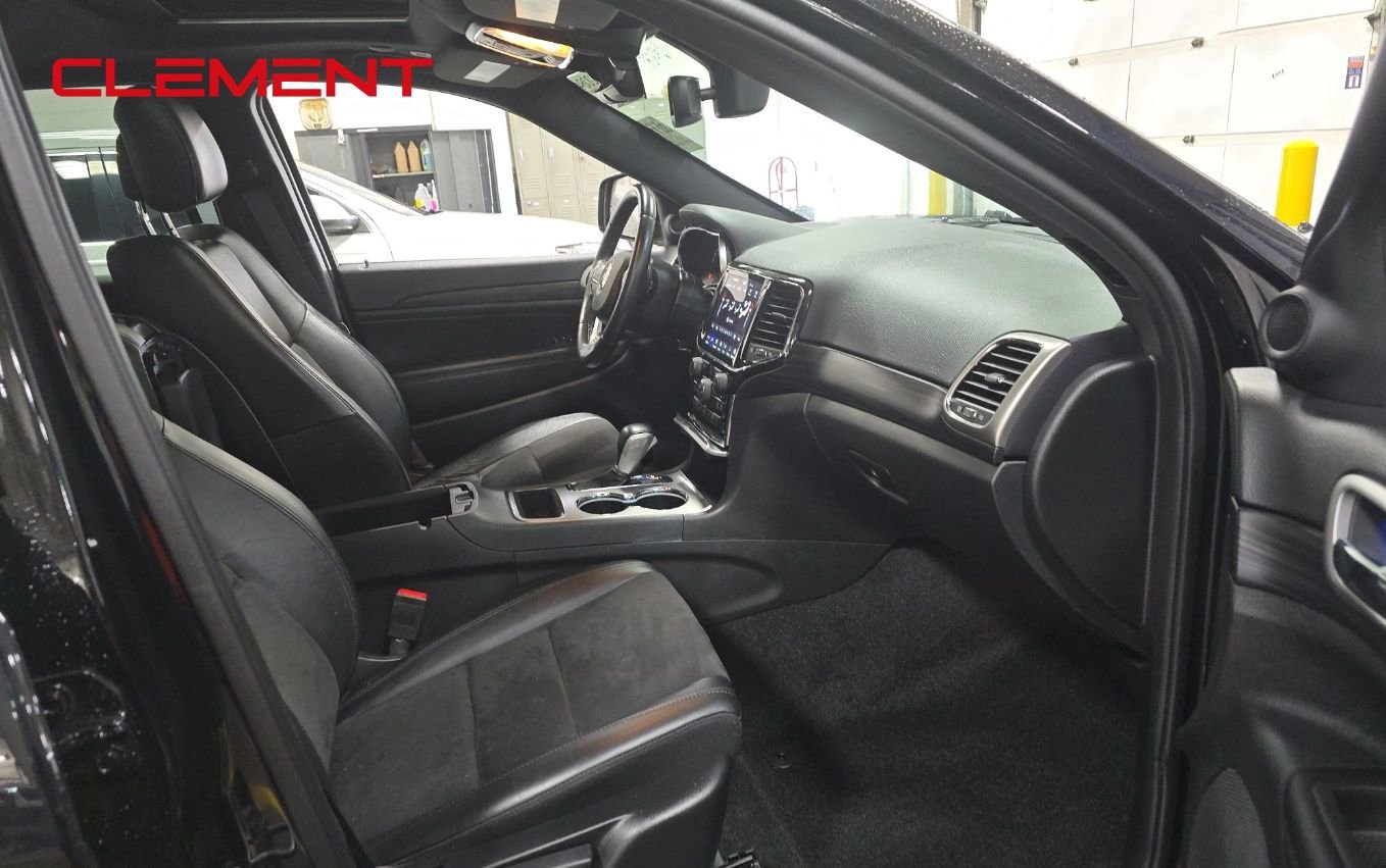 Used 2022 Jeep Grand Cherokee Laredo X image 12