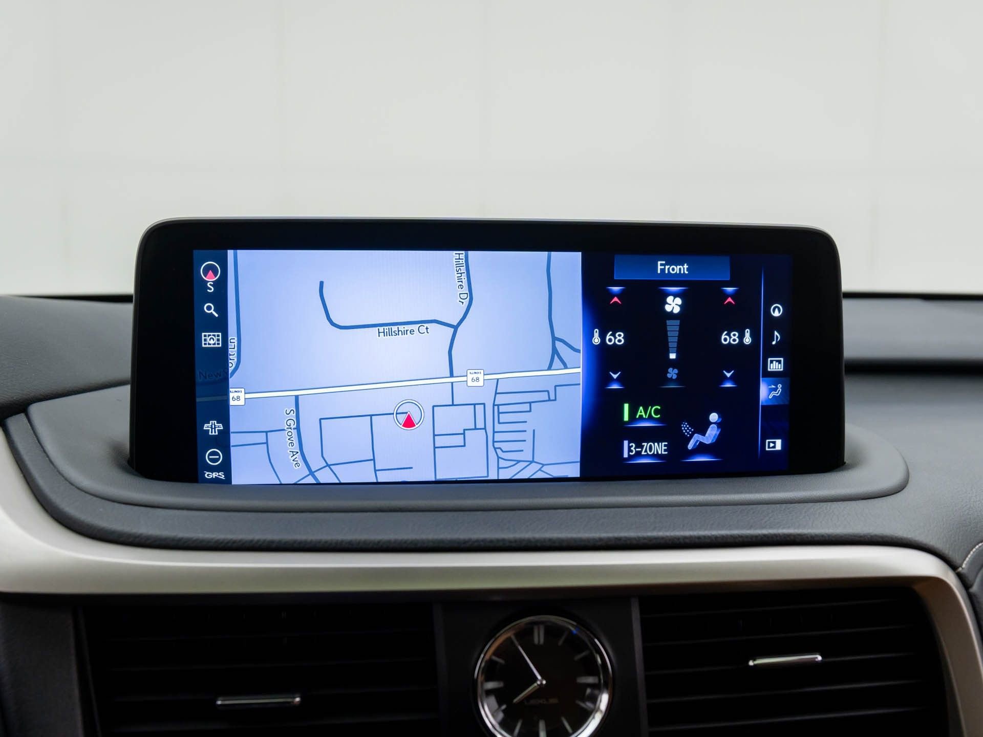 Used 2022 Lexus RX 350L Premium w/ Premium Package image 25