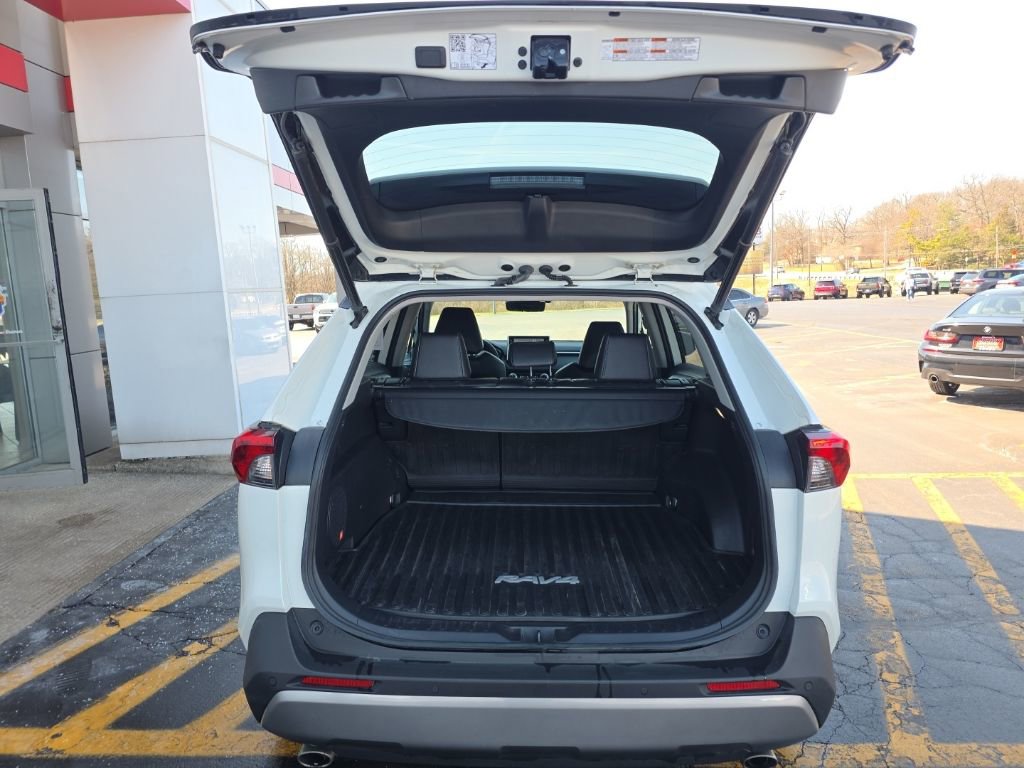 Used 2022 Toyota RAV4 Limited image 6