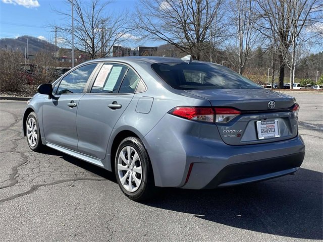 Used 2021 Toyota Corolla LE image 3