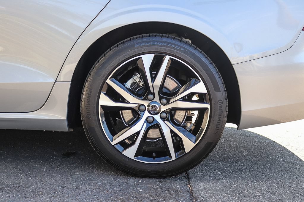 Used 2024 Volvo S60 B5 Core FWD image 11