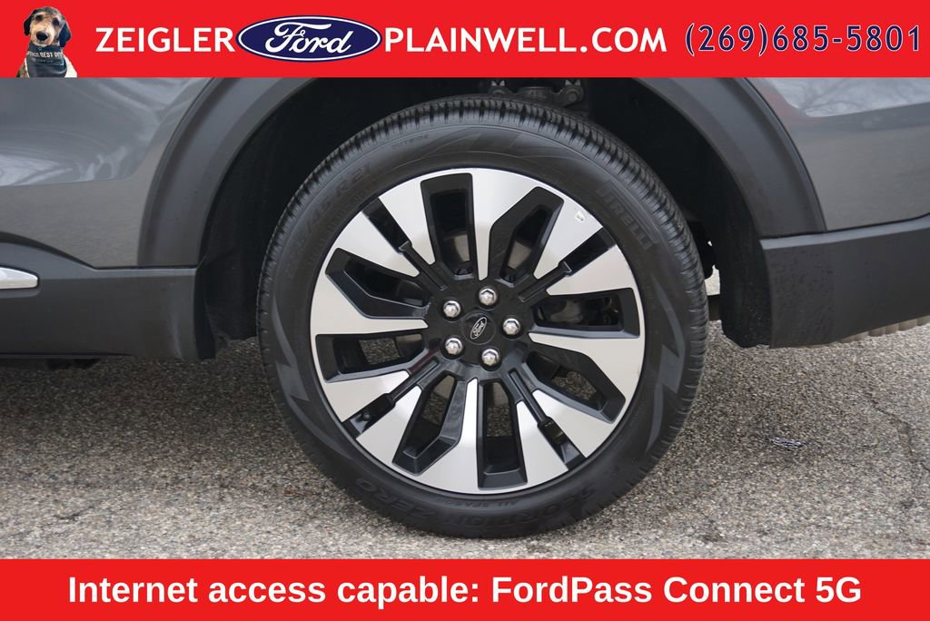 Used 2025 Ford Explorer Platinum w/ LUX Leather Package AWD/4WD image 9