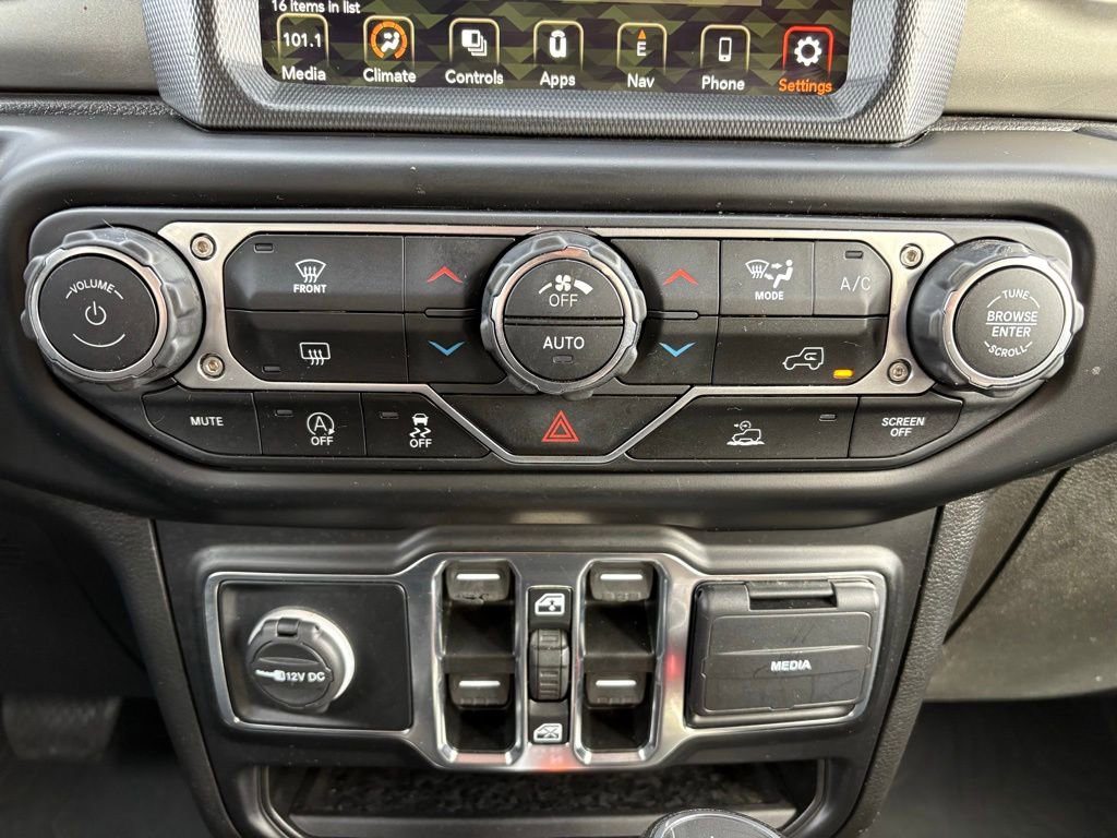 Used 2022 Jeep Wrangler Unlimited Sahara image 30