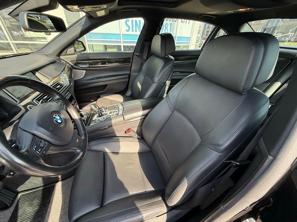 Used 2013 BMW 750Li image 7
