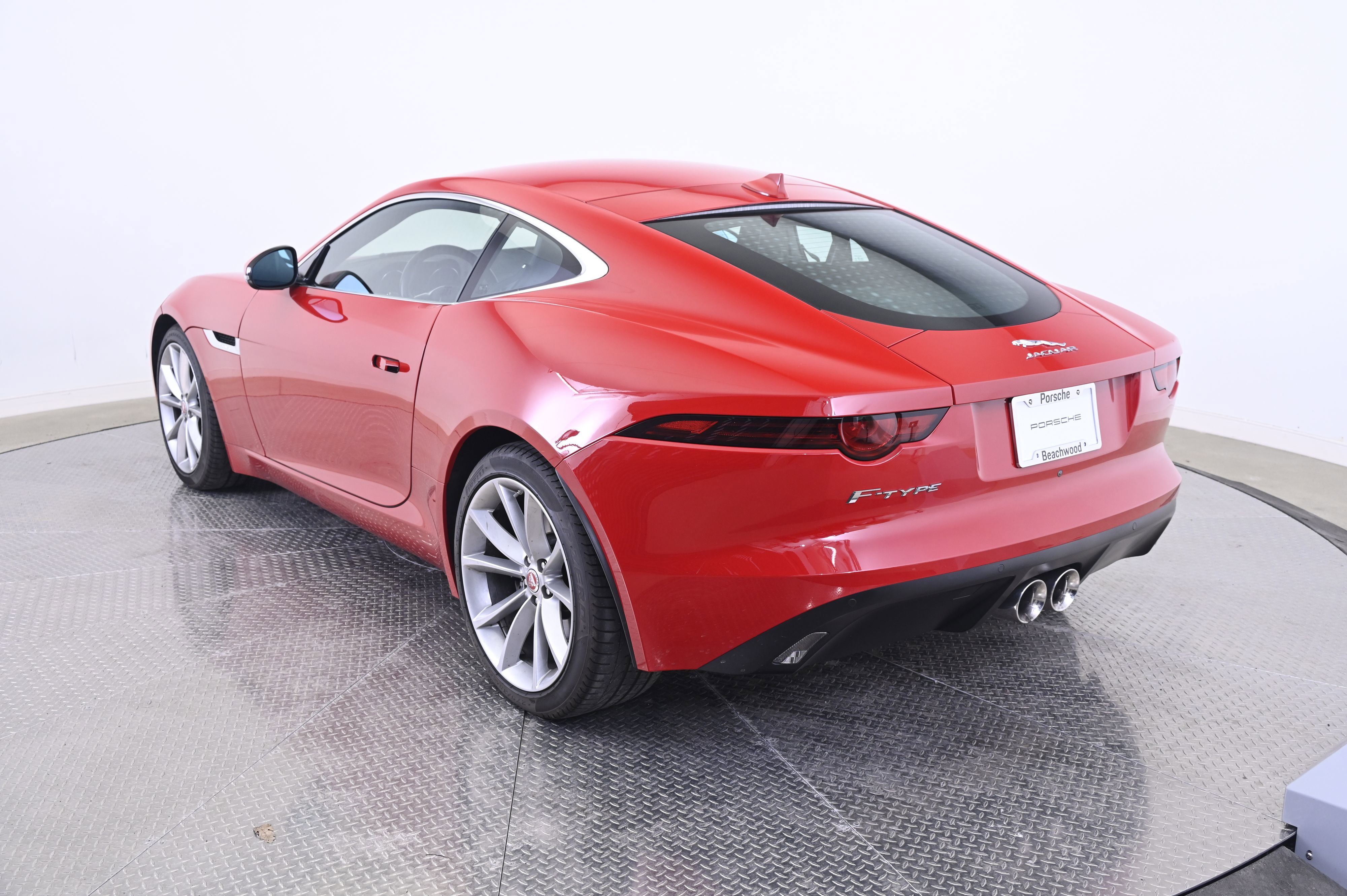 Used 2018 Jaguar F-TYPE Coupe image 3