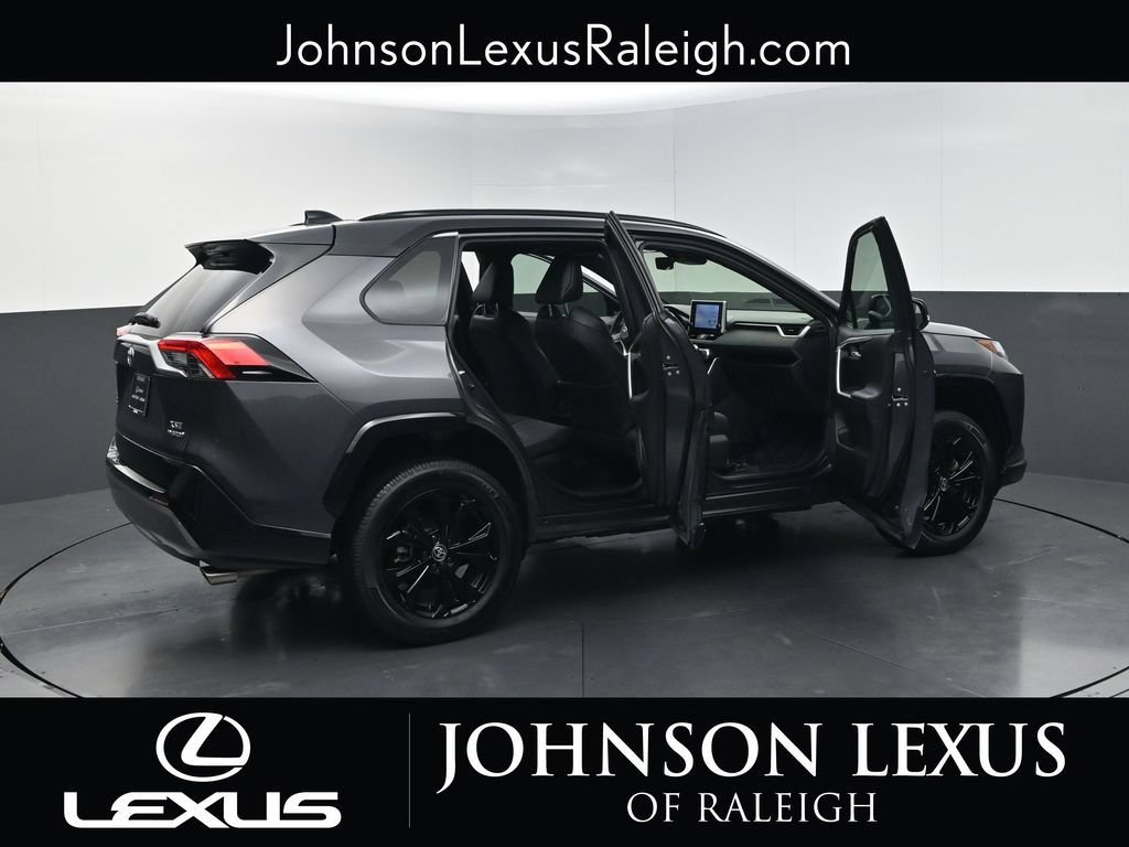 Used 2022 Toyota RAV4 XSE AWD/4WD image 30