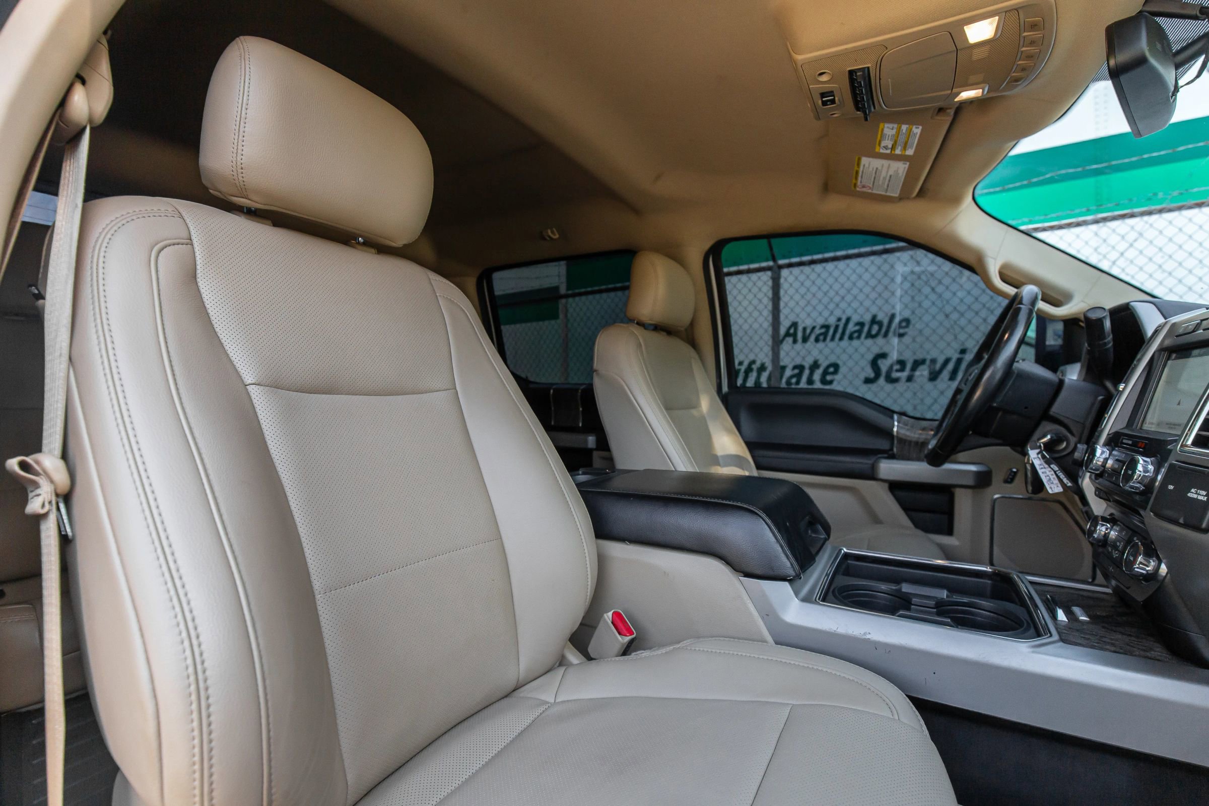 Used 2017 Ford F250 Lariat w/ Chrome Package image 29