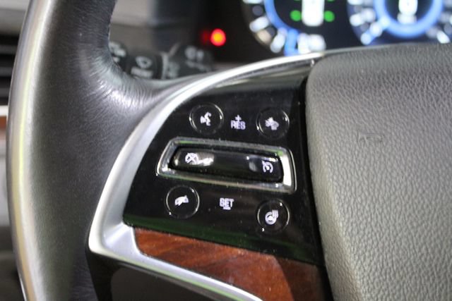 Used 2018 Cadillac Escalade Premium Luxury AWD/4WD image 16
