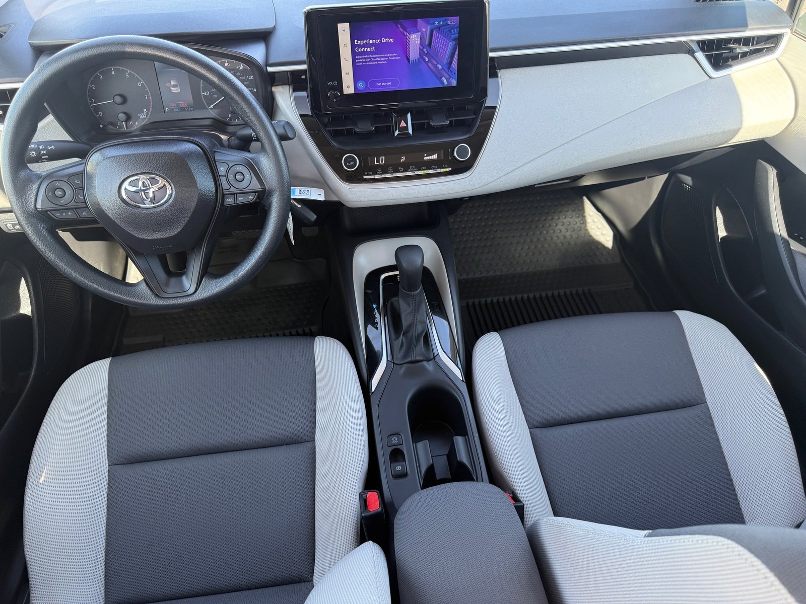 Used 2025 Toyota Corolla LE image 23