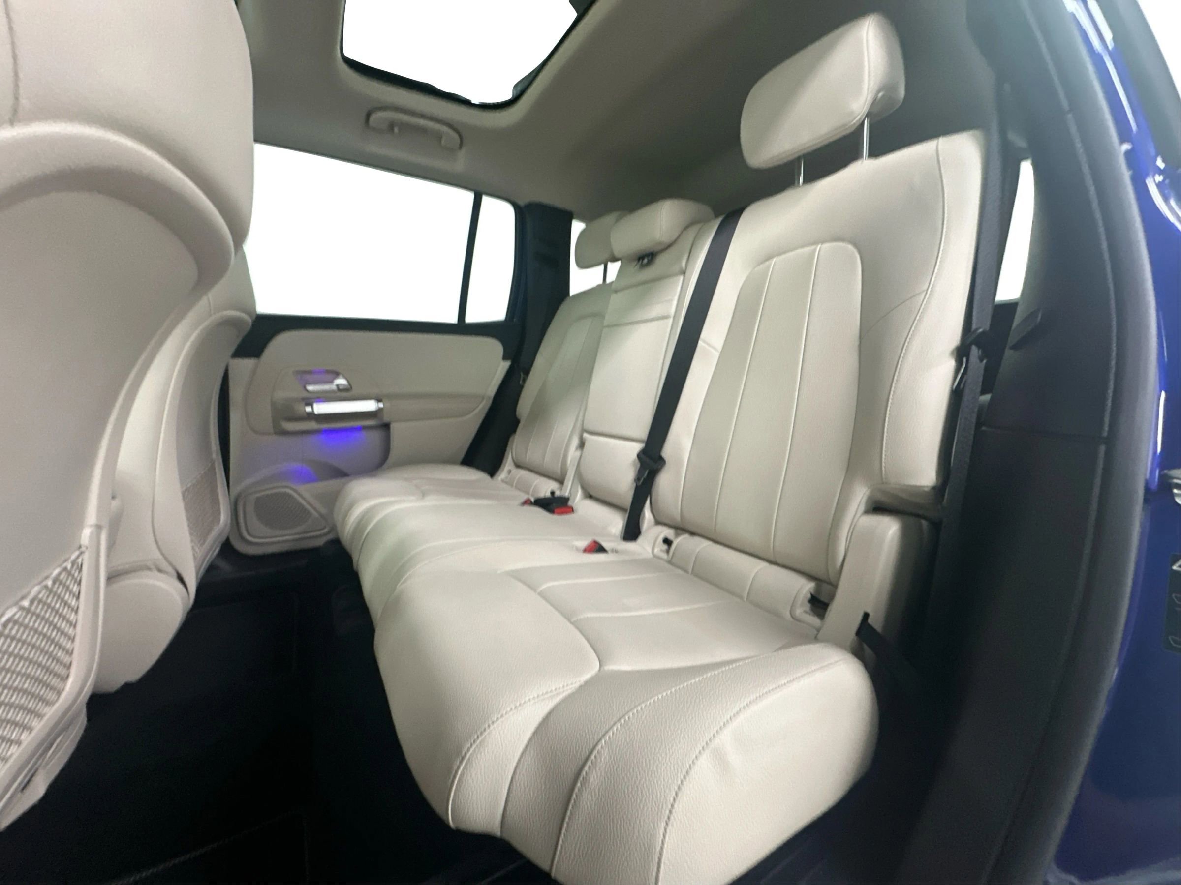 Used 2022 Mercedes-Benz GLB 250 4MATIC w/ Premium Package Lite image 14