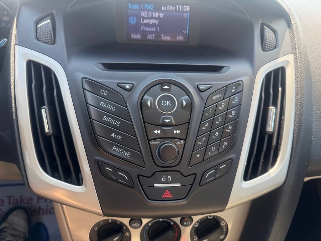 Used 2013 Ford Focus SE FWD image 25