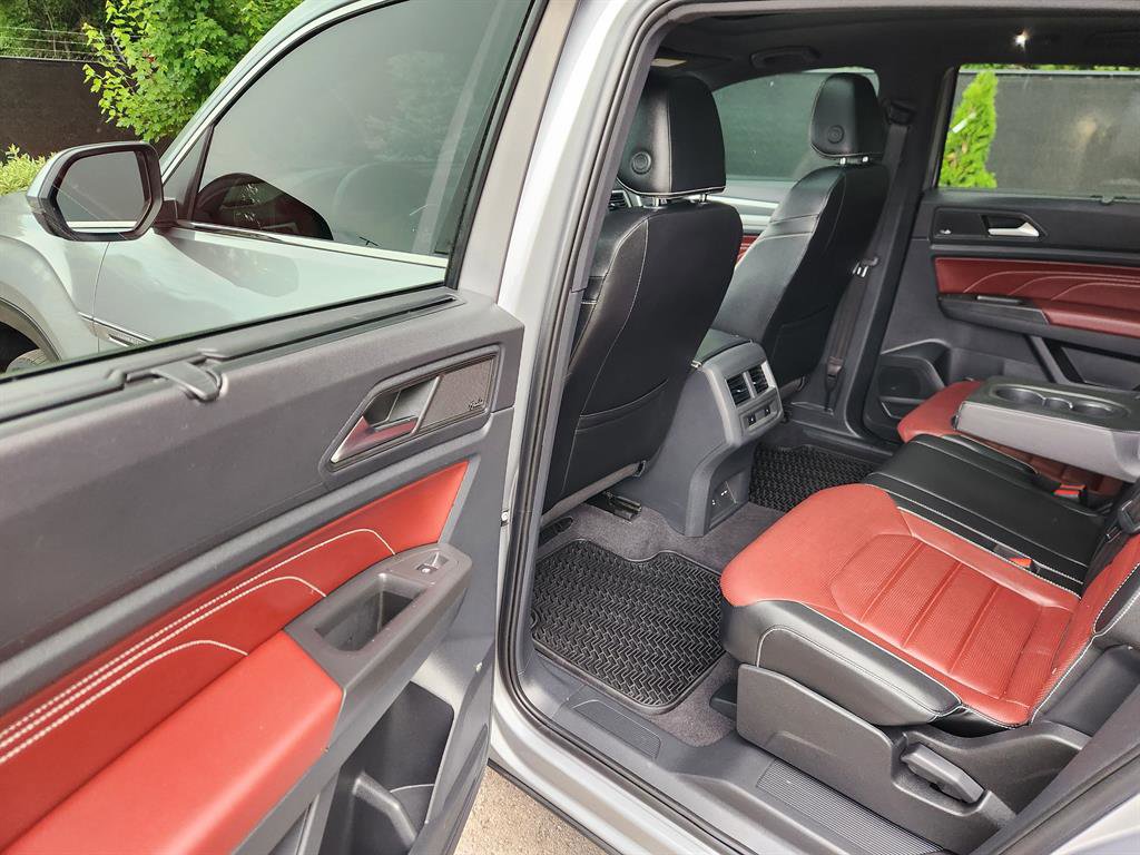 Certified 2022 Volkswagen Atlas Cross Sport SEL Premium R-Line image 27