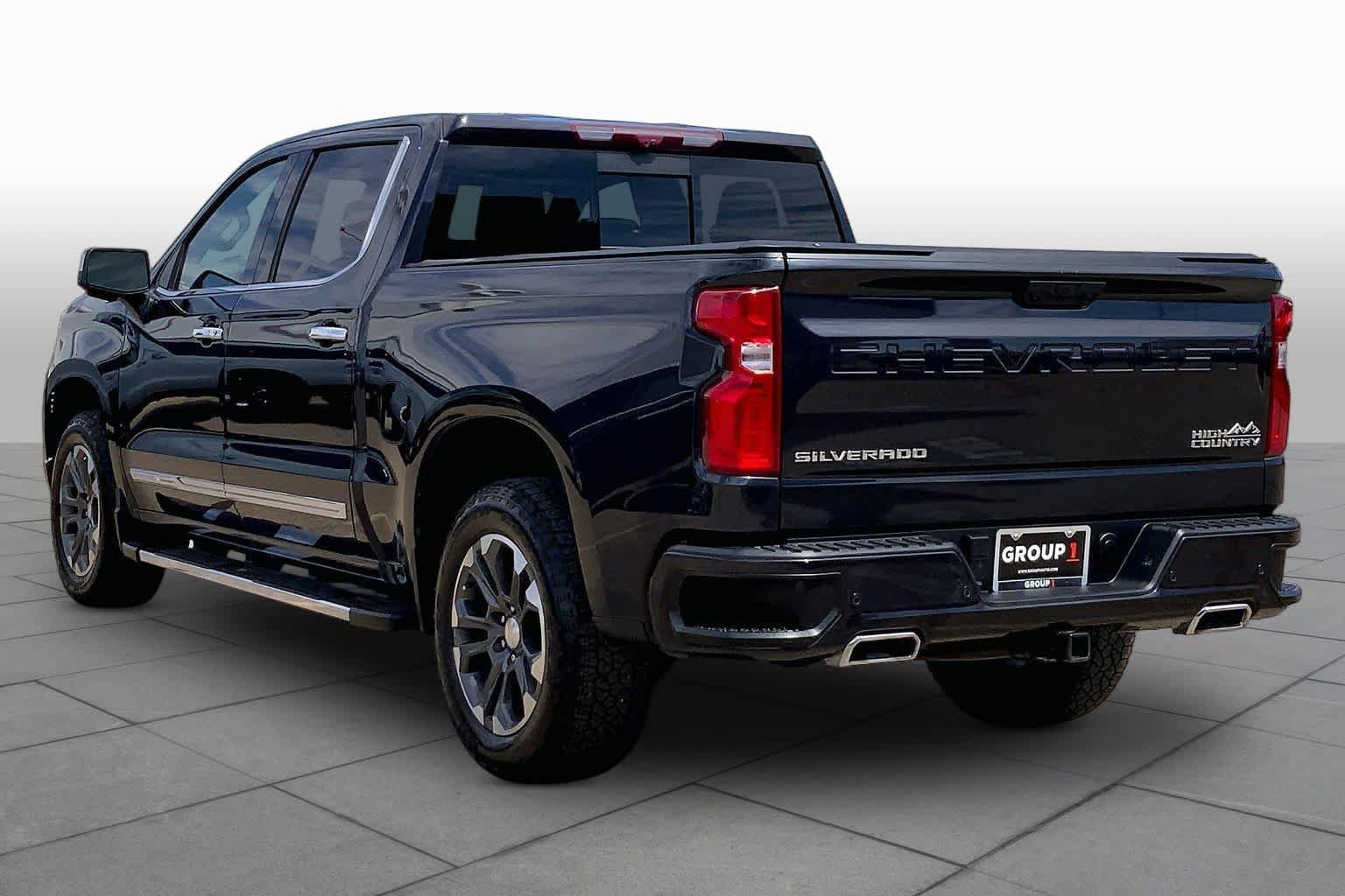 Used 2024 Chevrolet Silverado 1500 High Country w/ Technology Package AWD/4WD image 12