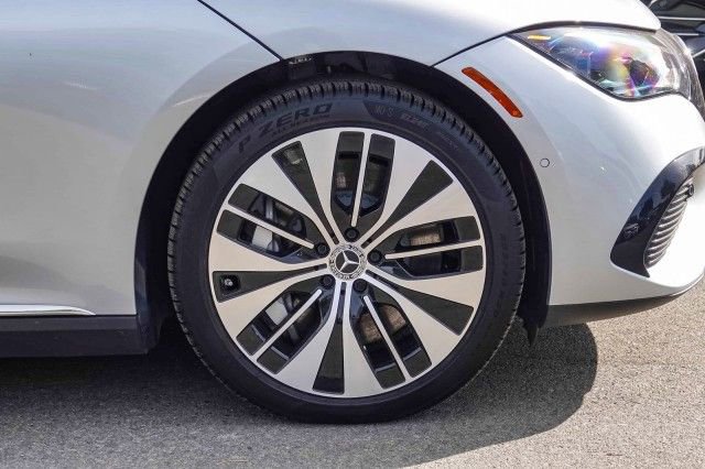 New 2024 Mercedes-Benz EQE 500 4MATIC Sedan image 10