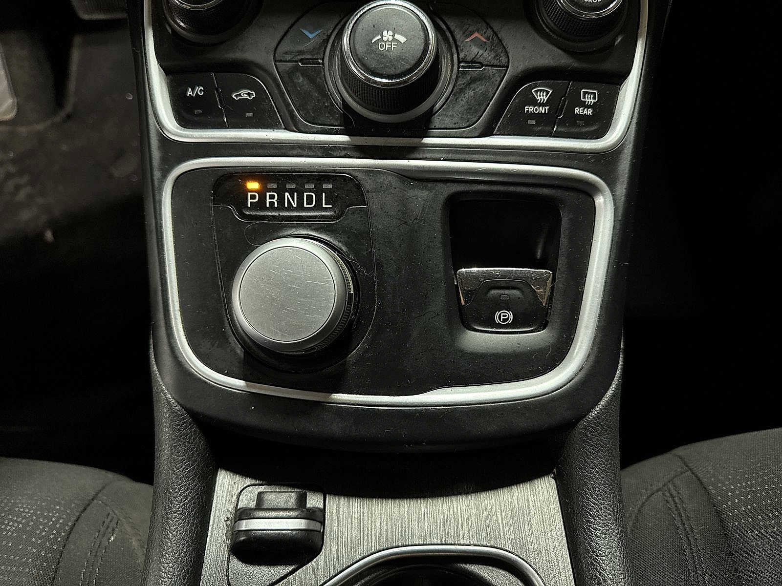 Used 2015 Chrysler 200 Limited image 26