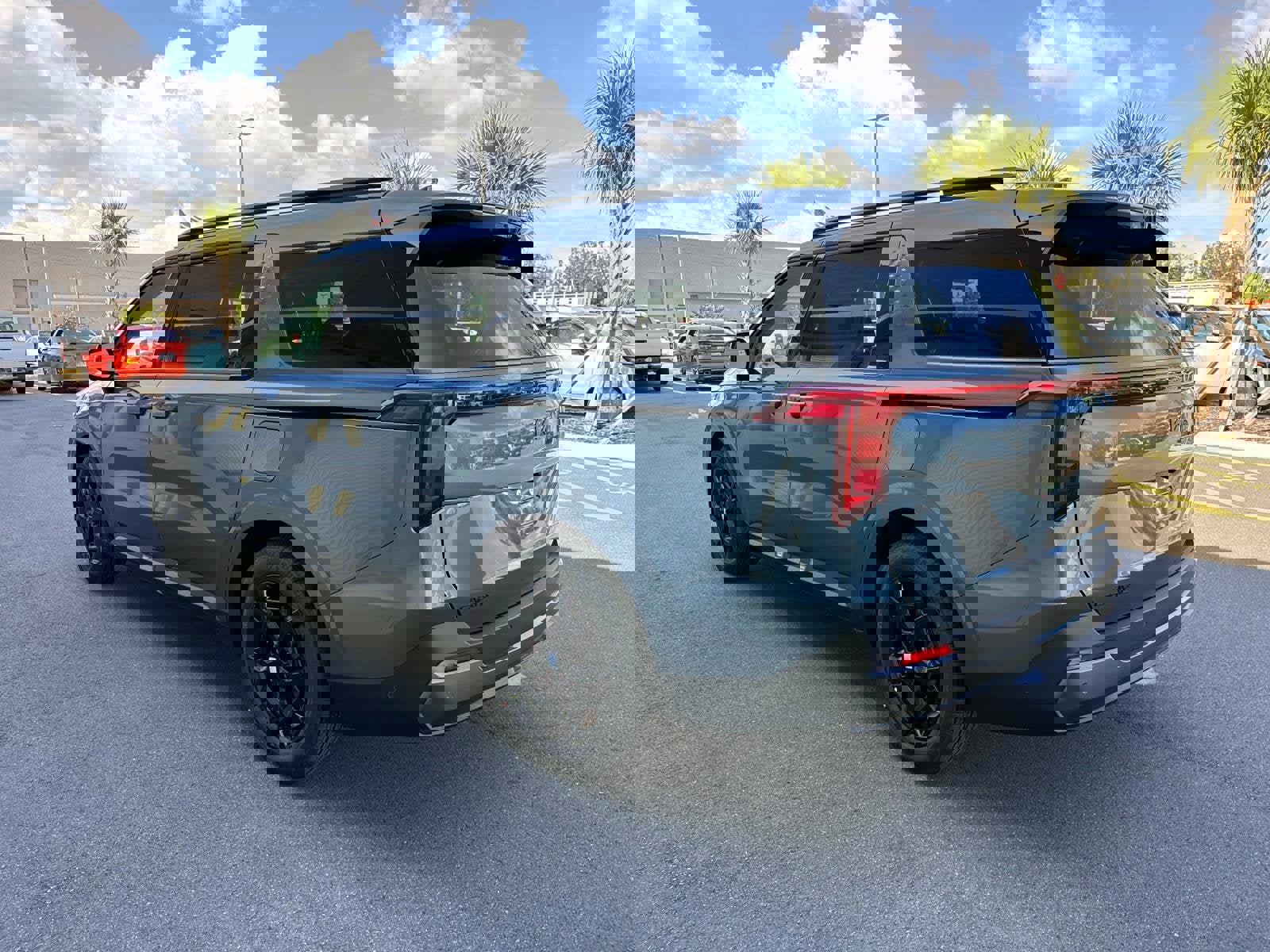 New 2026 Kia Carnival SX w/ SX Dark Edition Package image 5