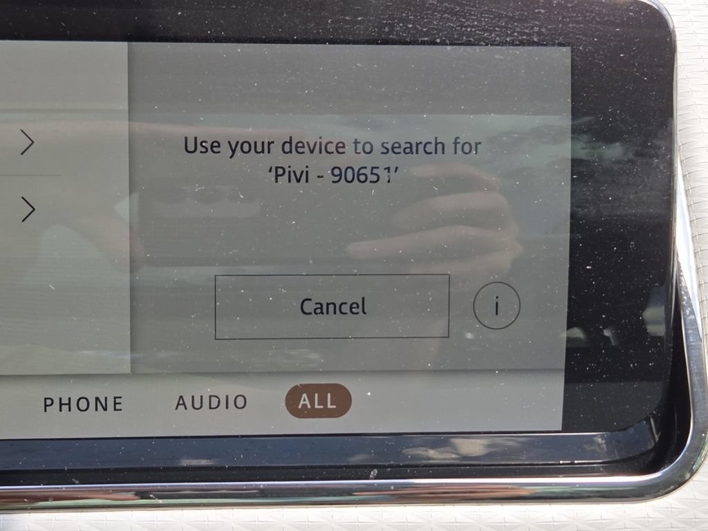 Used 2023 Land Rover Range Rover Evoque R-Dynamic S AWD/4WD image 10