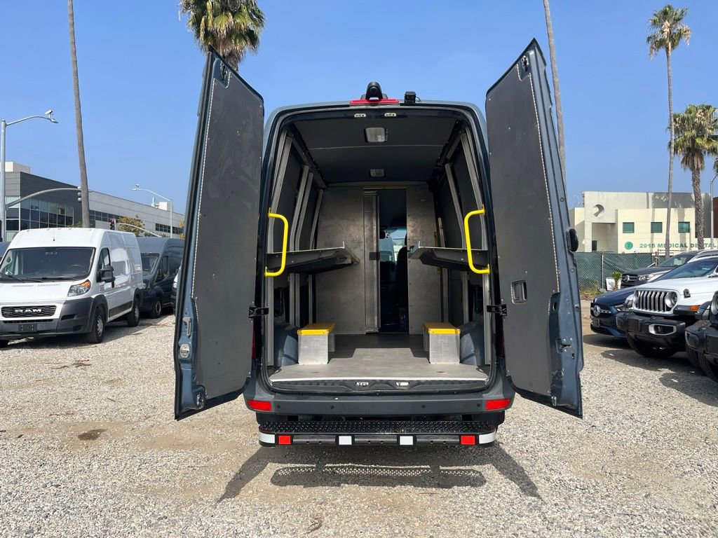Used 2018 Mercedes-Benz Sprinter 2500 image 9