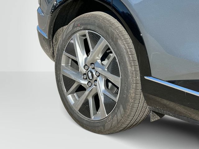 New 2026 Cadillac Optiq Luxury 2 image 17