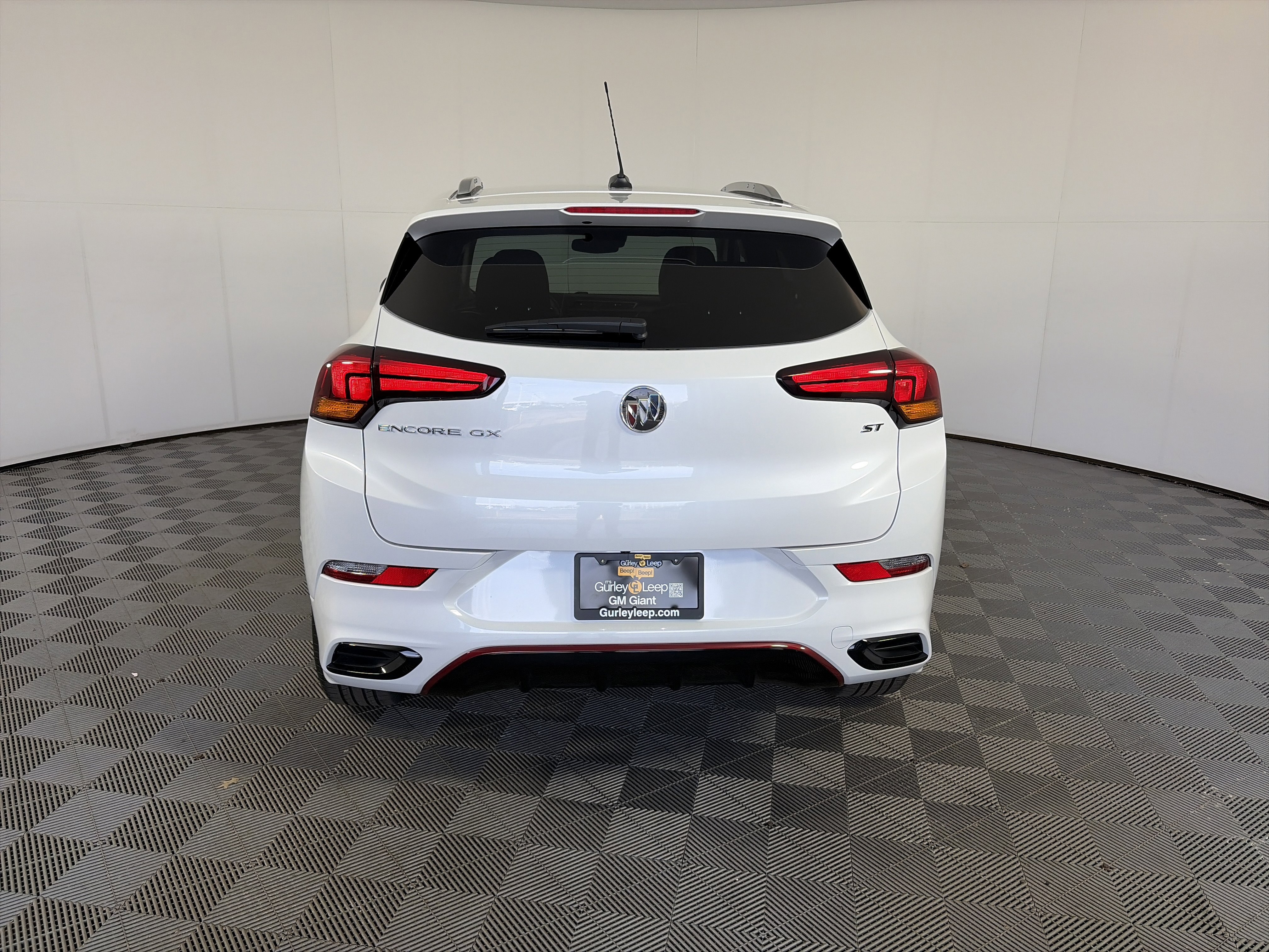 Certified 2022 Buick Encore GX Select w/ Sport Touring Package image 5