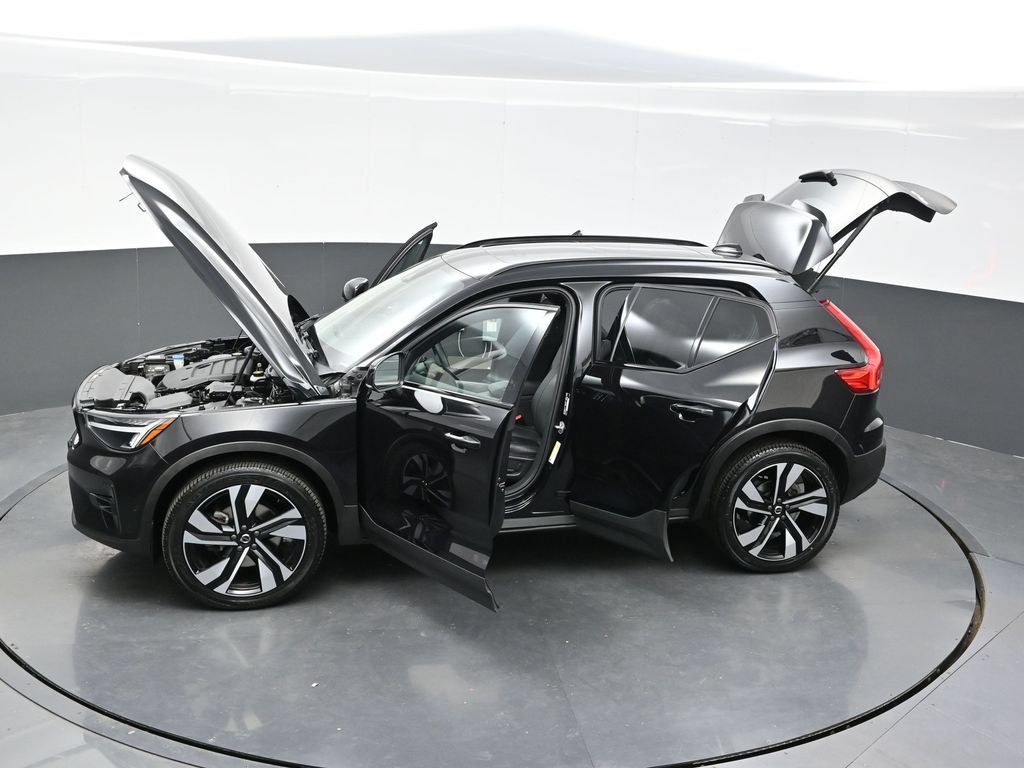 Used 2024 Volvo XC40 B5 Plus w/ Protection Package Premier AWD/4WD image 42