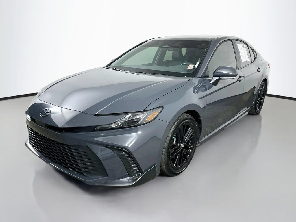Used 2026 Toyota Camry SE FWD video 3
