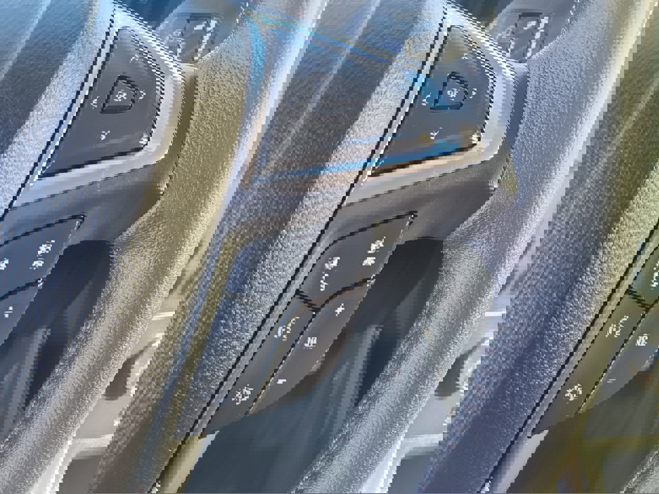 Used 2024 Ford Edge SEL w/ Convenience Package image 25