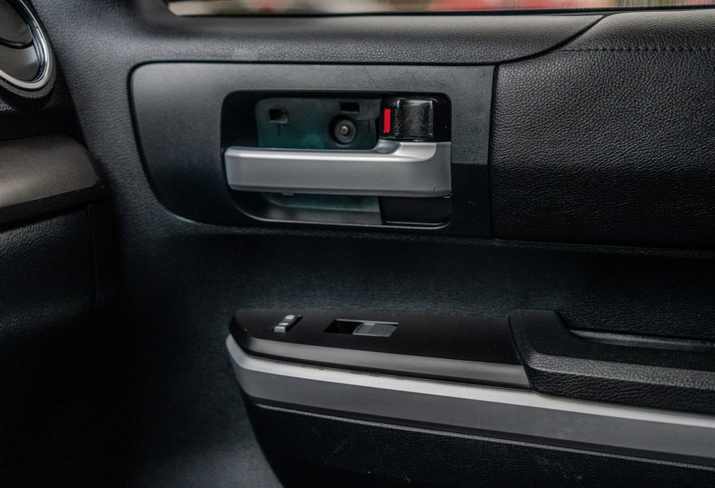 Used 2018 Toyota Tundra SR5 w/ SR5 Upgrade Package image 25