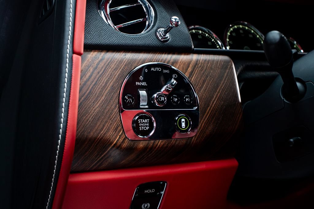 Used 2019 Rolls-Royce Cullinan AWD/4WD image 33