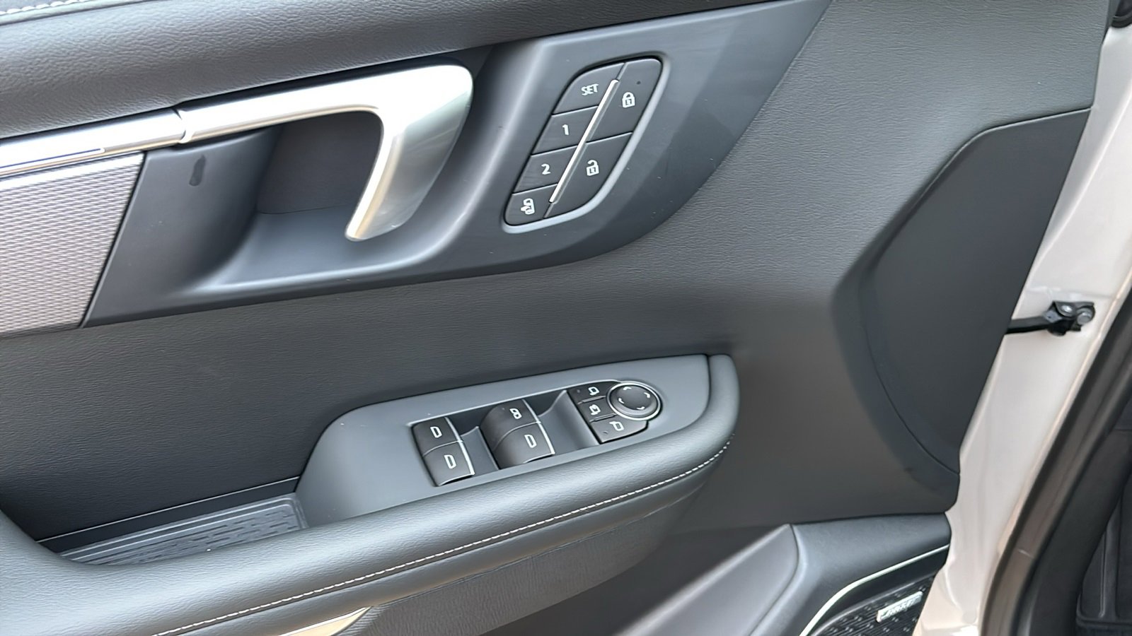 New 2026 Buick Enclave Sport Touring w/ Power Package image 25