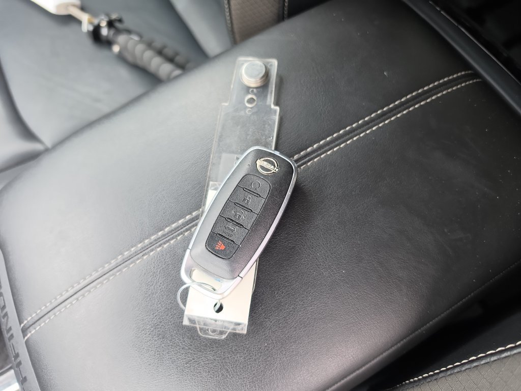 Used 2024 Nissan Pathfinder SL AWD/4WD image 29