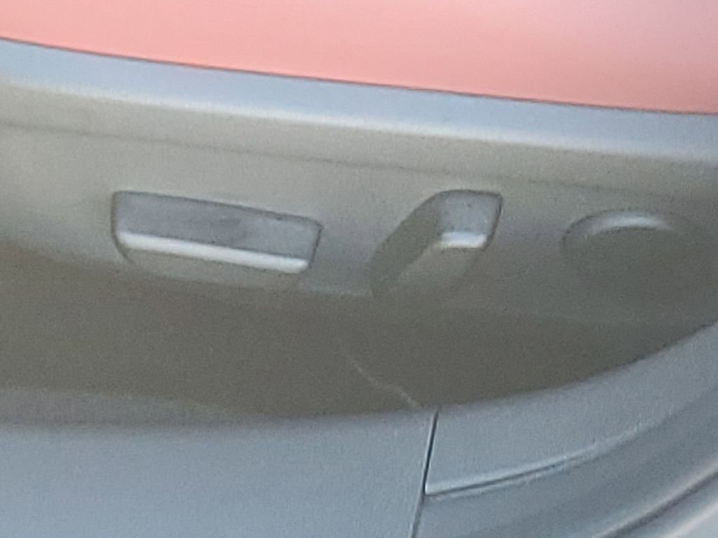 Used 2023 MAZDA MAZDA3 s image 29