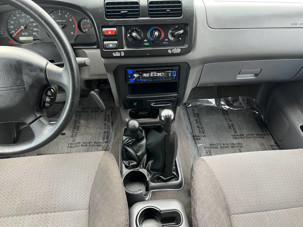 Used 2000 Nissan Xterra XE image 12