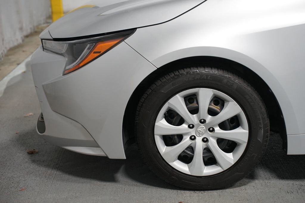 Certified 2022 Toyota Corolla LE image 5