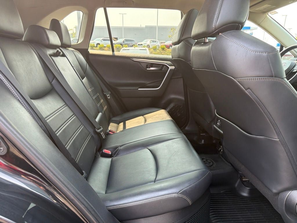 Used 2020 Toyota RAV4 Limited w/ Carpet Mat Package AWD/4WD image 24