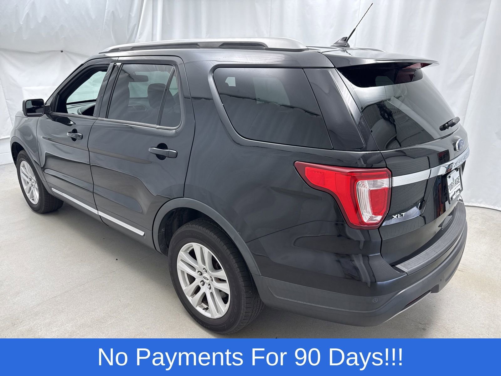 Used 2019 Ford Explorer XLT w/ Equipment Group 202A AWD/4WD image 5