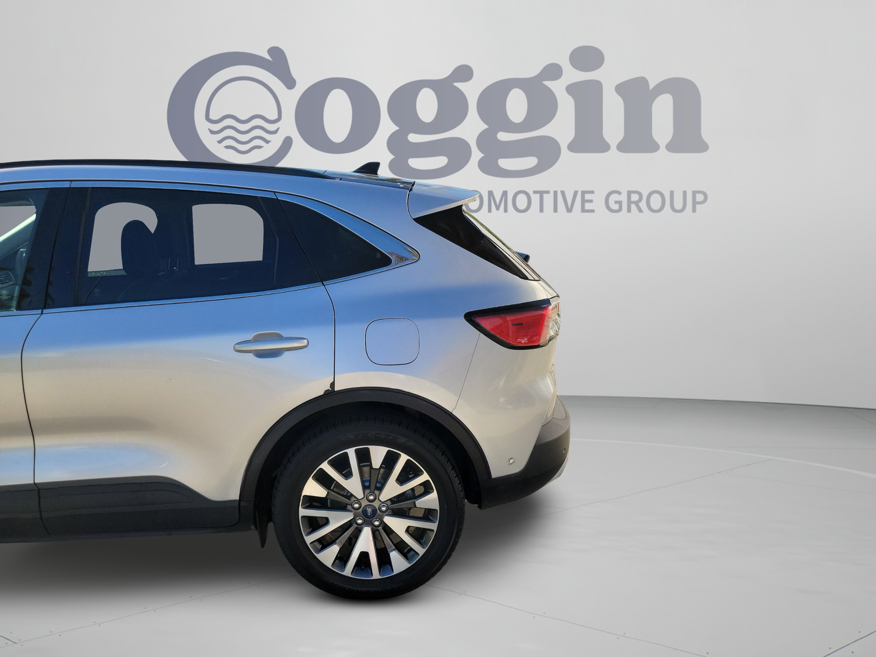 Used 2020 Ford Escape Titanium FWD image 30